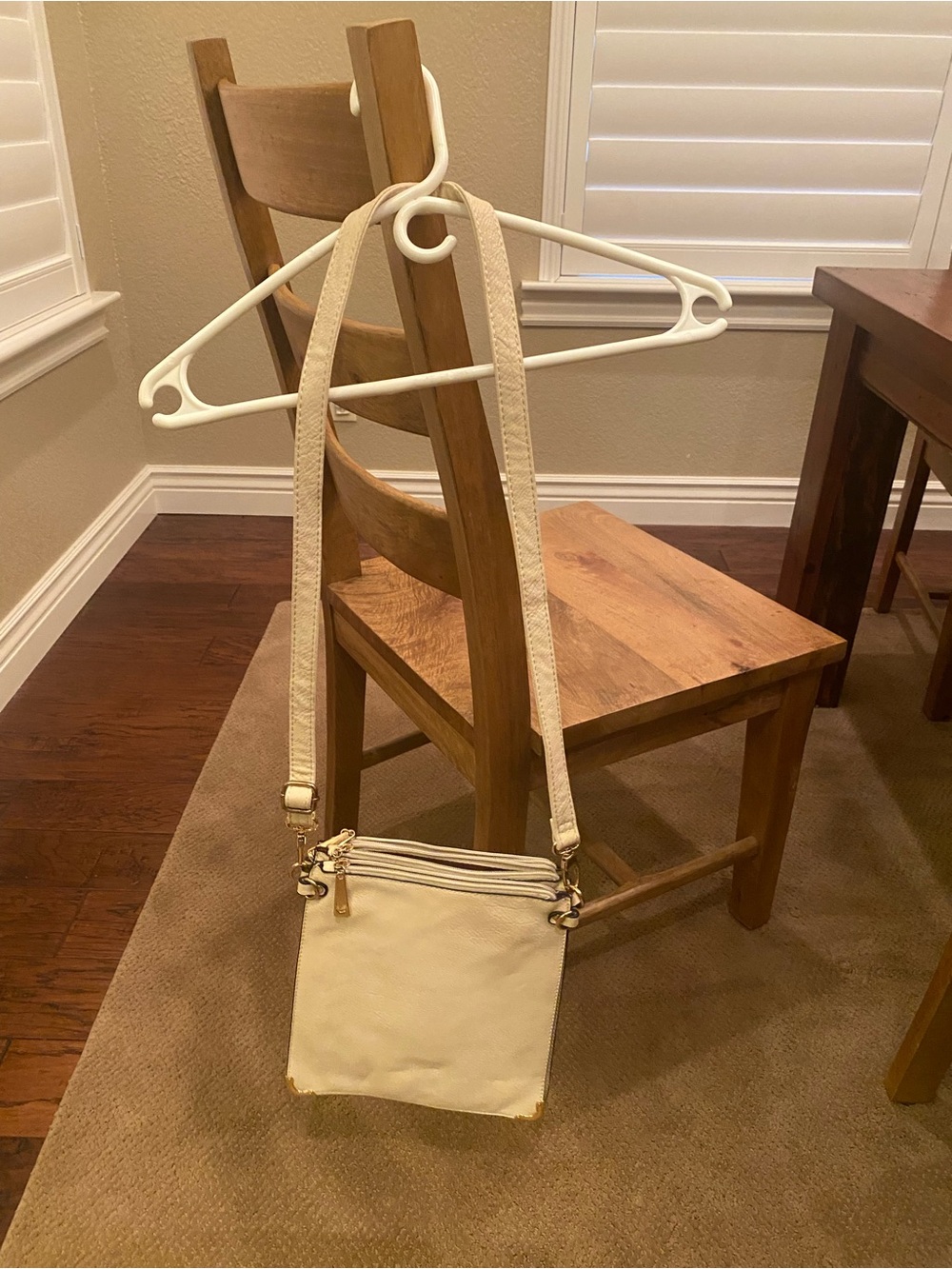 Women’s Cream Crossbody Bag - Sleek Everyday Shoulder Bag